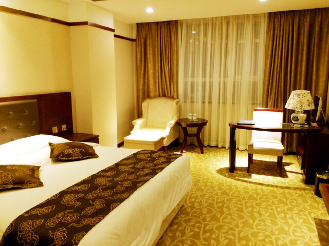 <新疆喀纳斯+五彩滩+白沙湖景区+胡杨林景