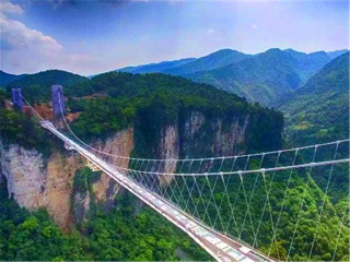 湖南張家界旅游需要多少錢_8月湖南張家界旅游_去湖南張家界游要多少錢