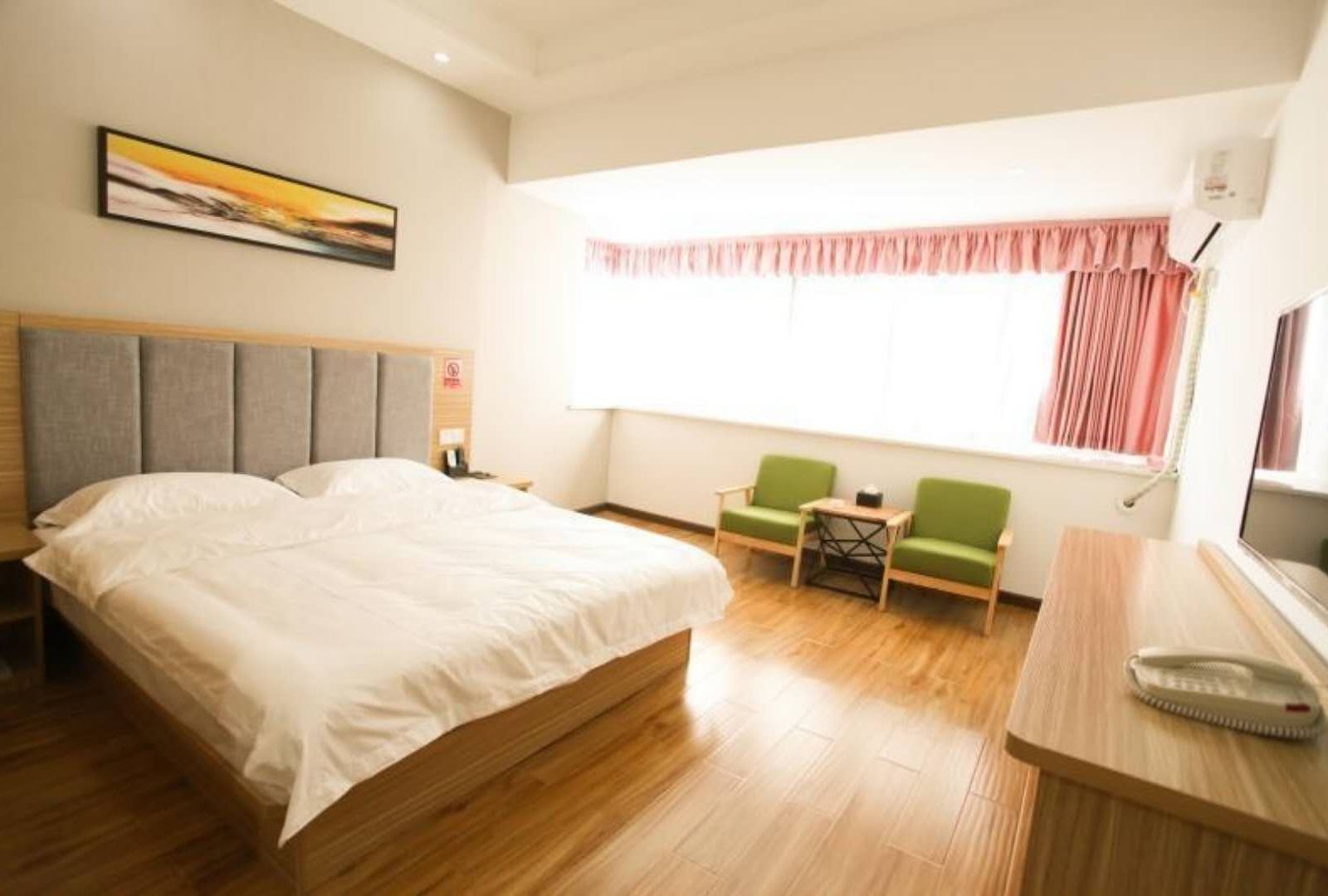 豪华大床房