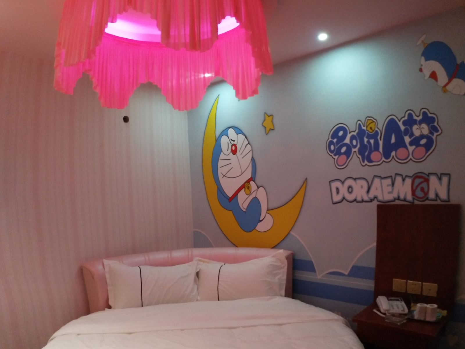 浪漫温馨圆床房