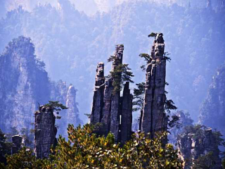 張家界天門山玻璃棧道旅游花多少錢_張家界天門山玻璃棧道自由行費用_香港旅游團張家界天門山玻璃棧道