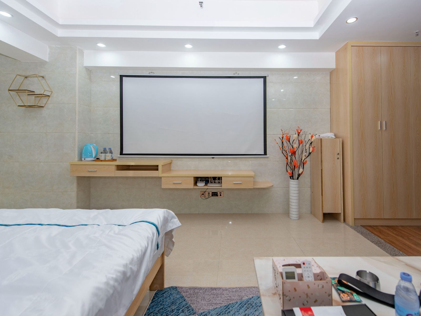 精致投影大床房