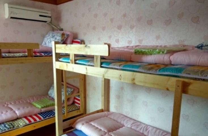 四人间(床位)(公共卫浴)