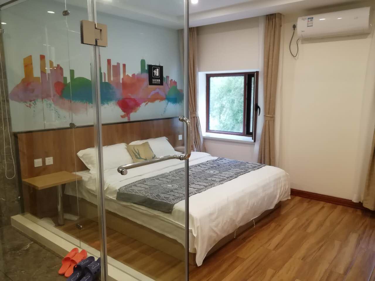 豪华大床房