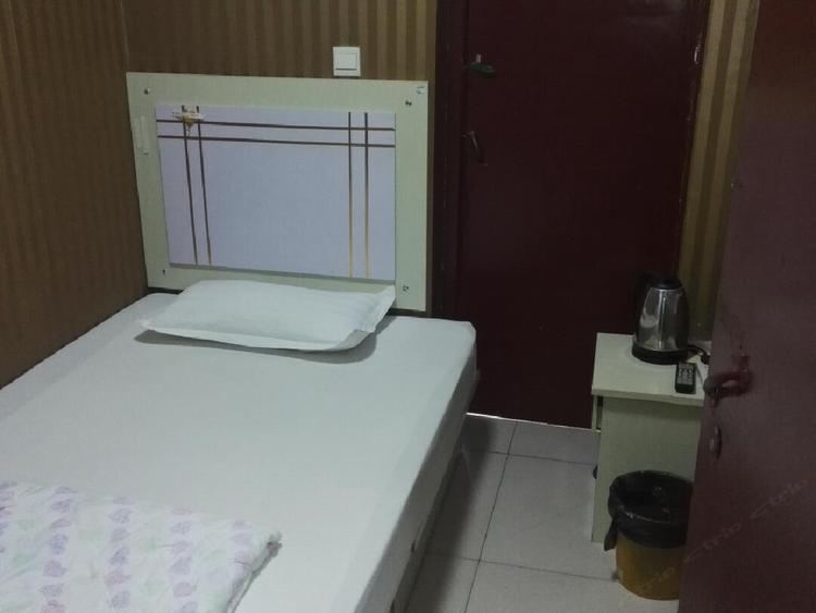 小单间(公共卫浴)
