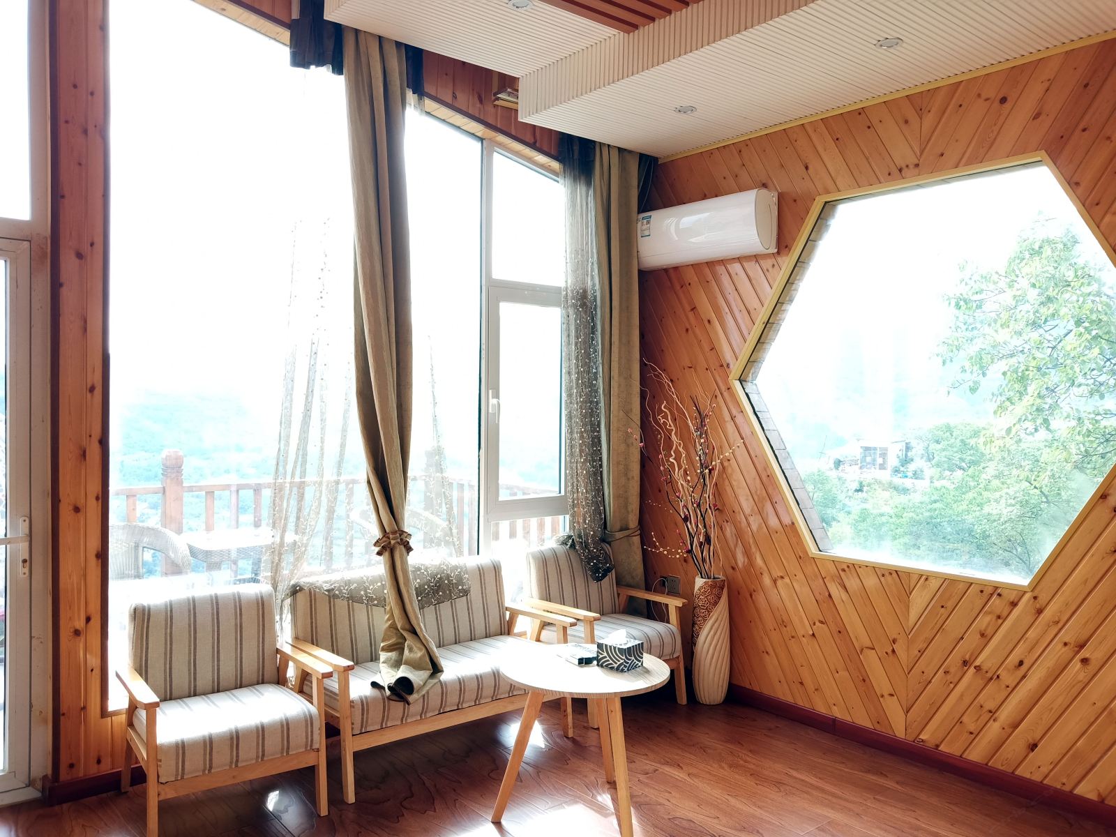 泉子明月木屋