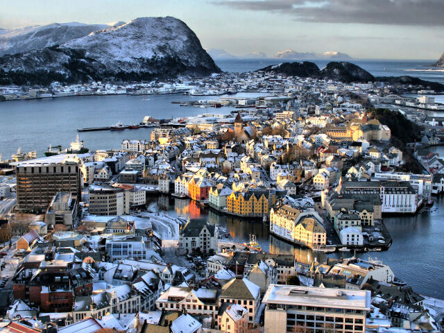 挪威是哪个洲的 Cii-tF0penuIHifyABFk6uDldhcAAXncgOUU_kAEWUC073_w640_h480_c1_t0.jpg