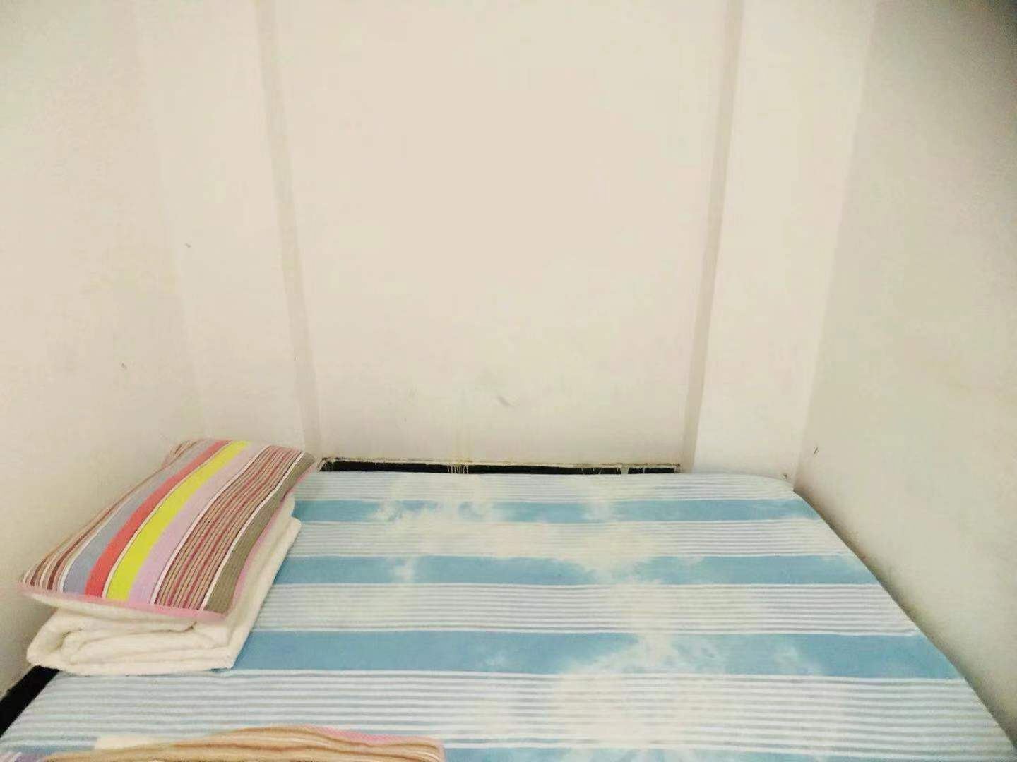 两人间(床位)(公共卫浴)