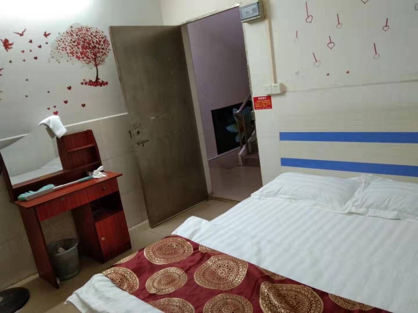 普通大床房