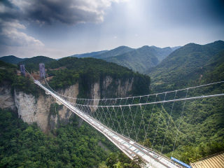 去湖南張家界游怎么省錢_湖南張家界2人旅游需要多少錢_8月湖南張家界旅游