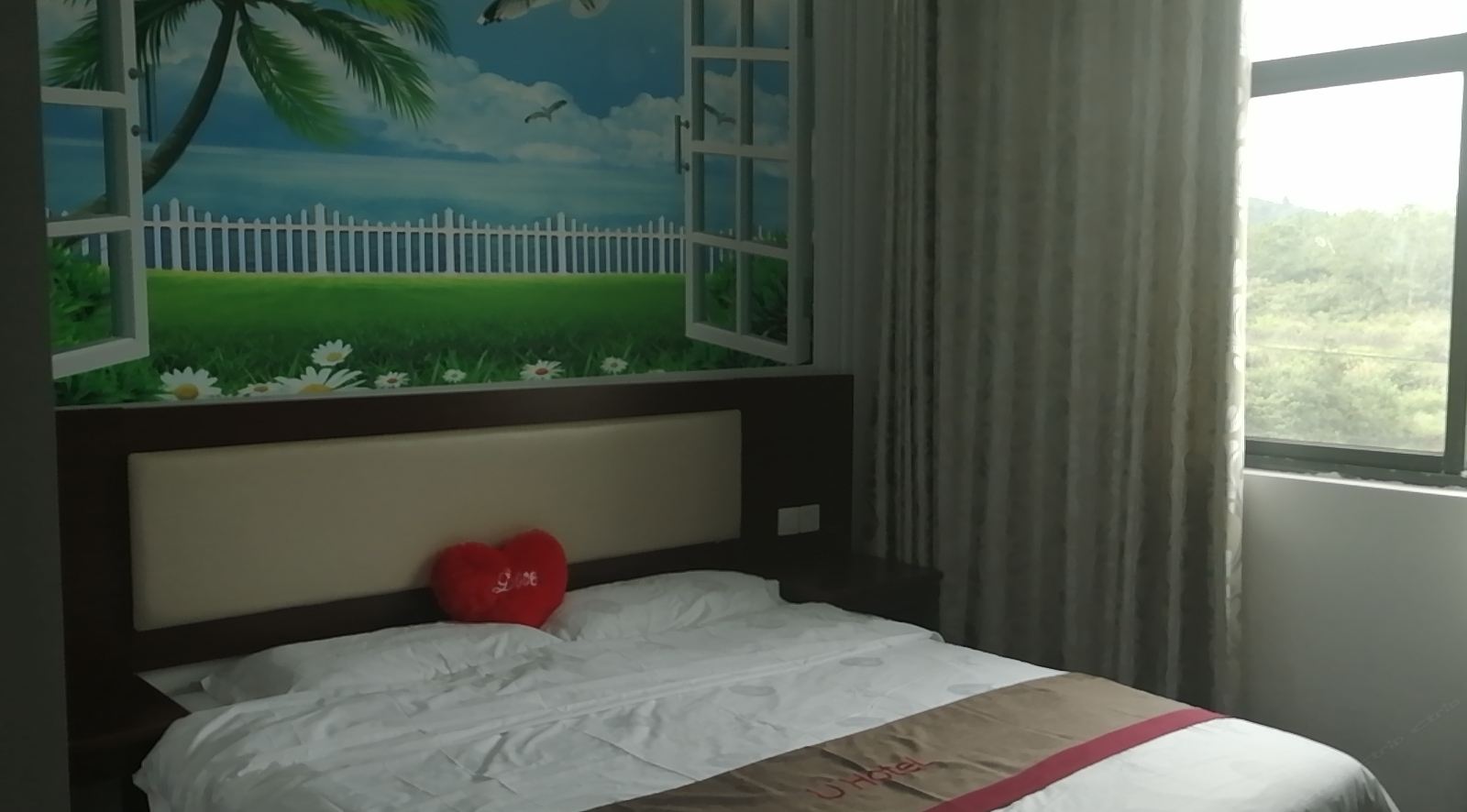 豪华大床房