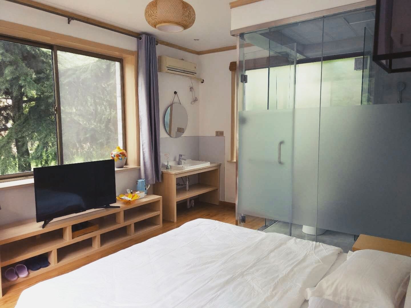 映水大床房