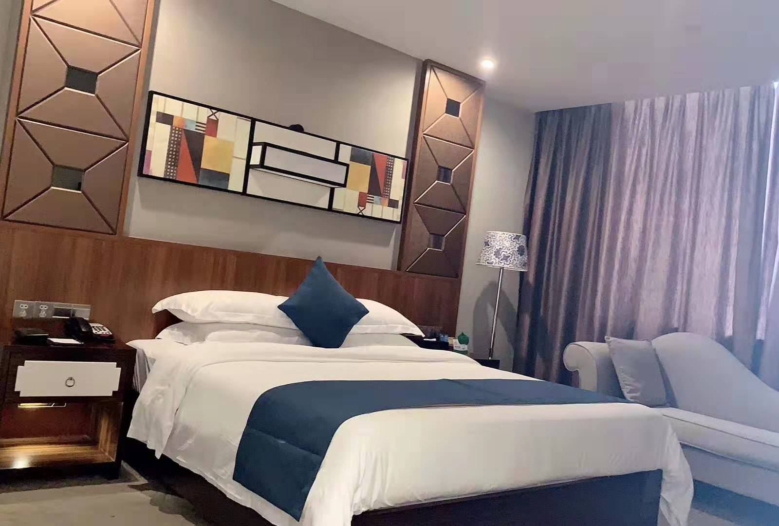 雅奢大床房