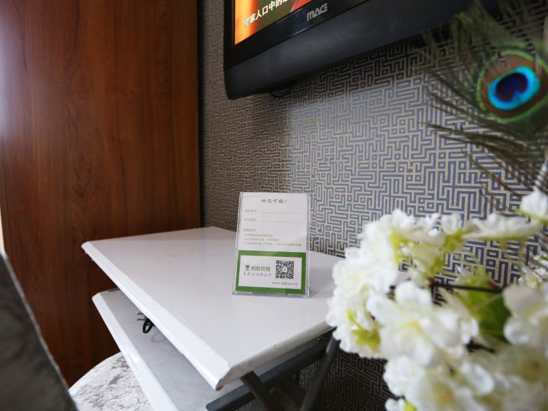hotelPic