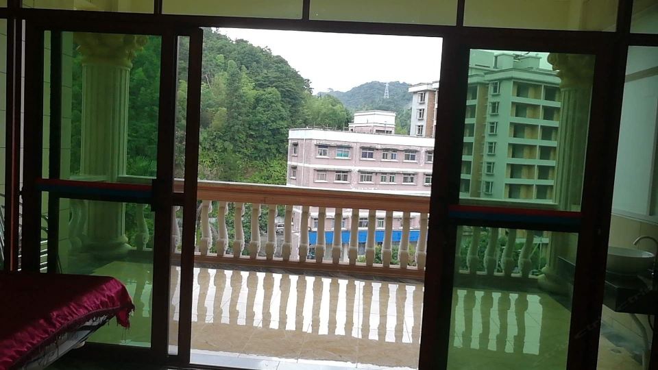 豪华三房一厅B