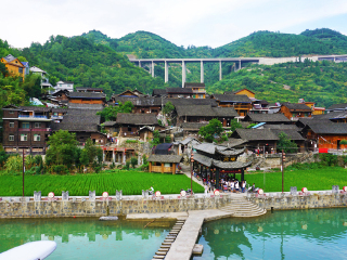 湖南張家界旅游花費一般多少_現(xiàn)在到湖南張家界旅游多少錢_怎么去湖南張家界旅游