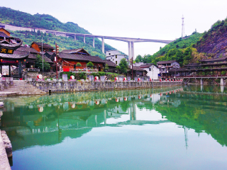 湖南張家界旅游花費一般多少_現(xiàn)在到湖南張家界旅游多少錢_怎么去湖南張家界旅游