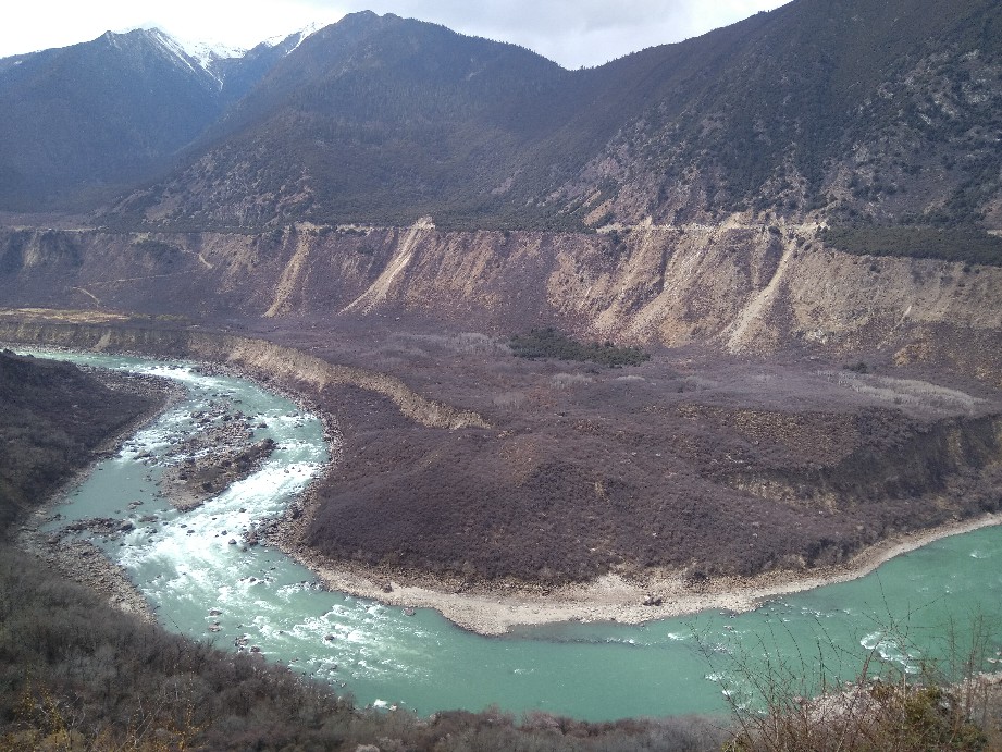求解答:4月初去西藏拉萨,纳木错,林芝等旅游,穿