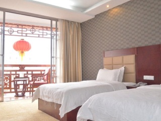 张家界游8月份报价_张家界旅游报_旅行张家界