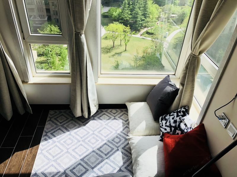 hotelPic