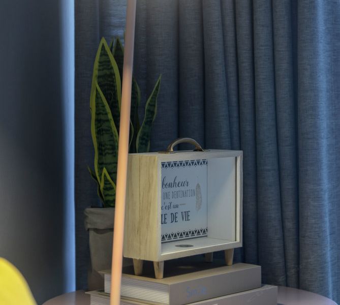 hotelPic