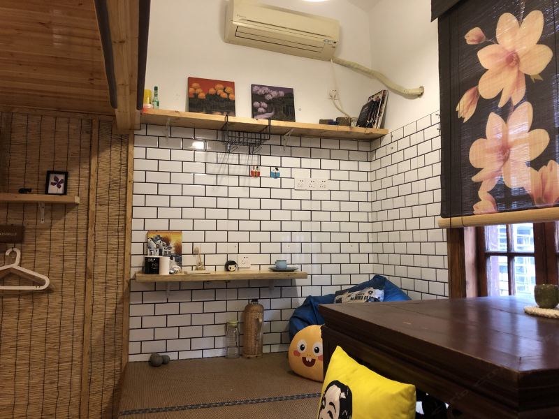 纳兰煜霖特色民宿(上海南塘浜路店)