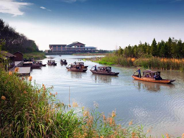 小八鲜宴午餐,赠簖蟹一只,船游溱湖生态湿地公园门票,闲游溱潼古镇