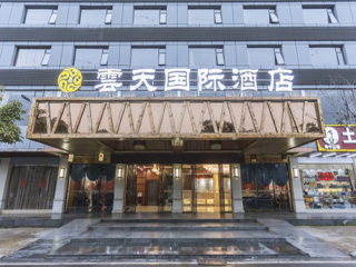 桂林陽朔游花多少錢_桂林陽朔2人旅游需要多少錢_桂林陽朔自由行還是跟團(tuán)好
