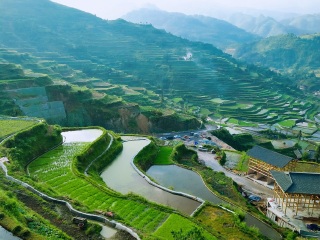 貴州游花多少錢_貴州游跟團多少錢2021_2021去貴州跟團多少錢