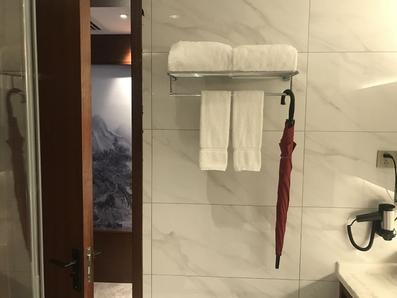 hotelPic