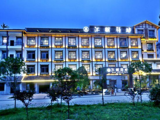 張家界天門(mén)山玻璃棧道旅游團(tuán)報(bào)價(jià)2021_張家界天門(mén)山玻璃棧道旅游團(tuán)報(bào)價(jià)自由行_張家界天門(mén)山玻璃棧道旅游費(fèi)用