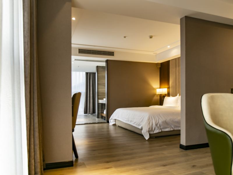 hotelPic