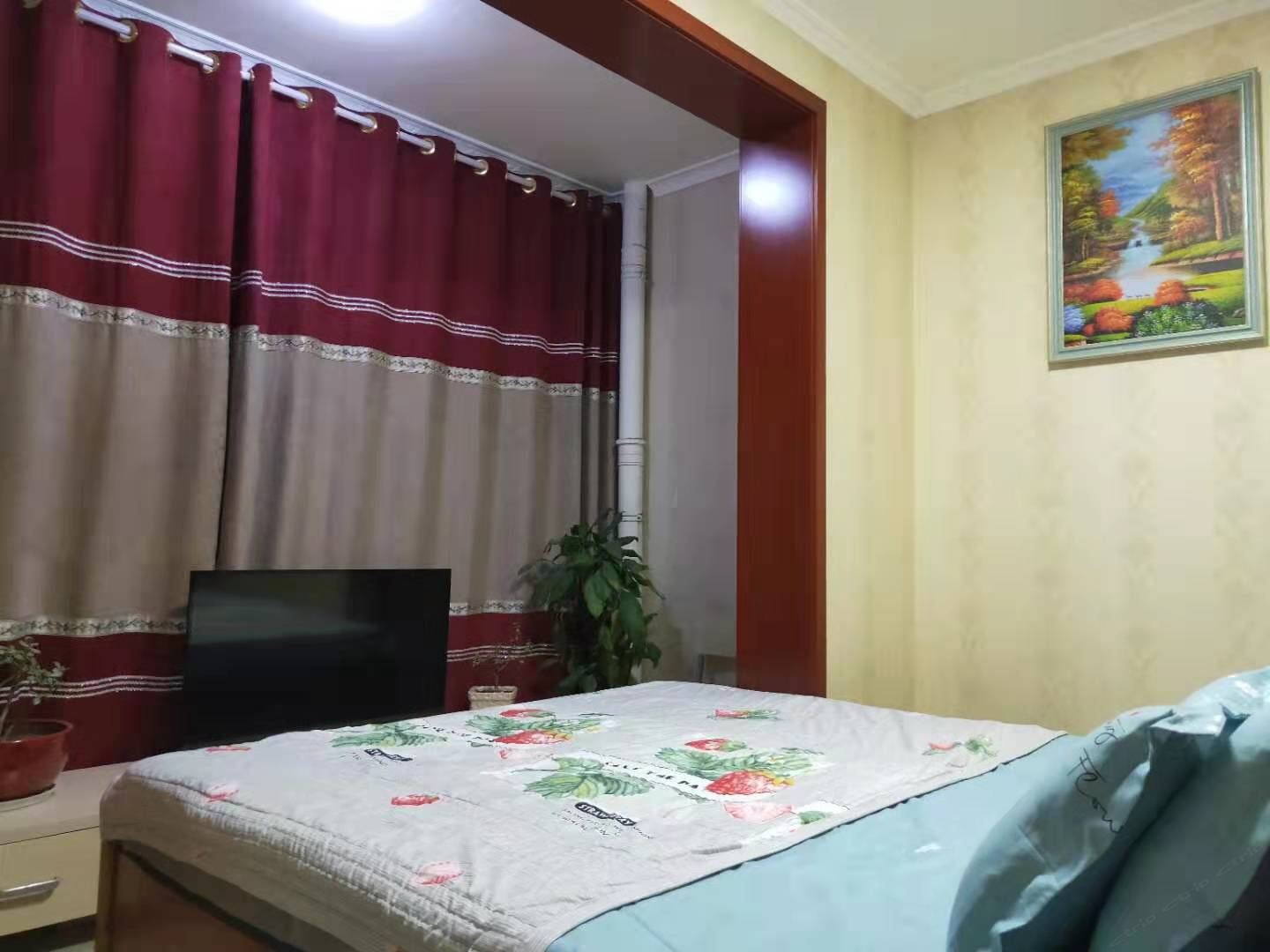 春暖花开阳光大床房(公共卫浴)
