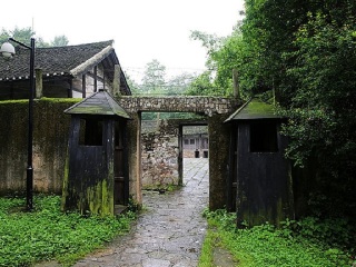 贵州黄果树旅游签证多少钱_贵州黄果树布吉旅游_贵州黄果树旅游6天