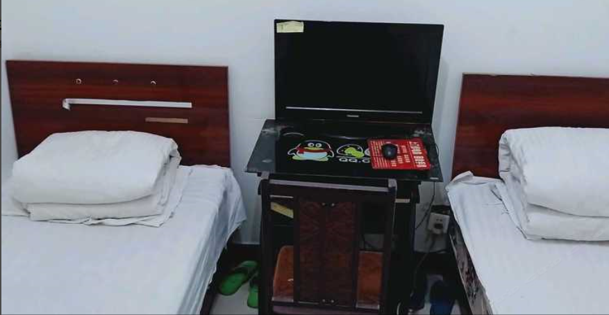 标准双床房(无窗)