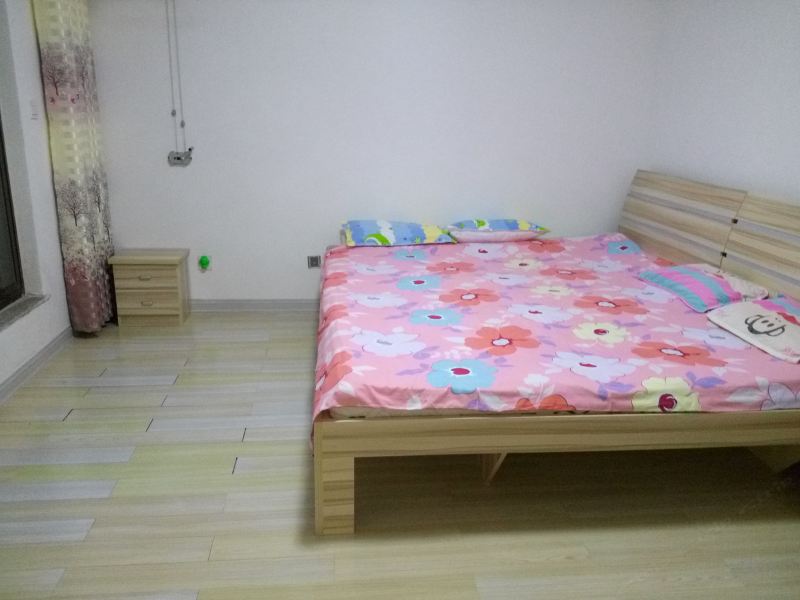 威海华芳公寓(淮河路分店)