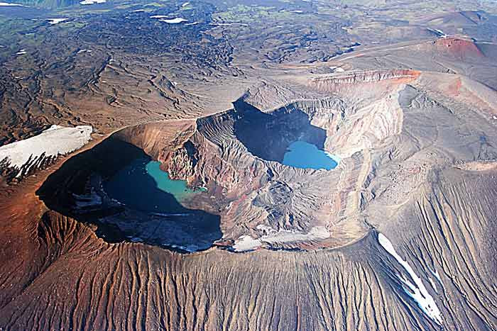 第九天 堪察加半岛:阿瓦恰火山&骆驼山 早餐后,前往堪察加著名的阿瓦