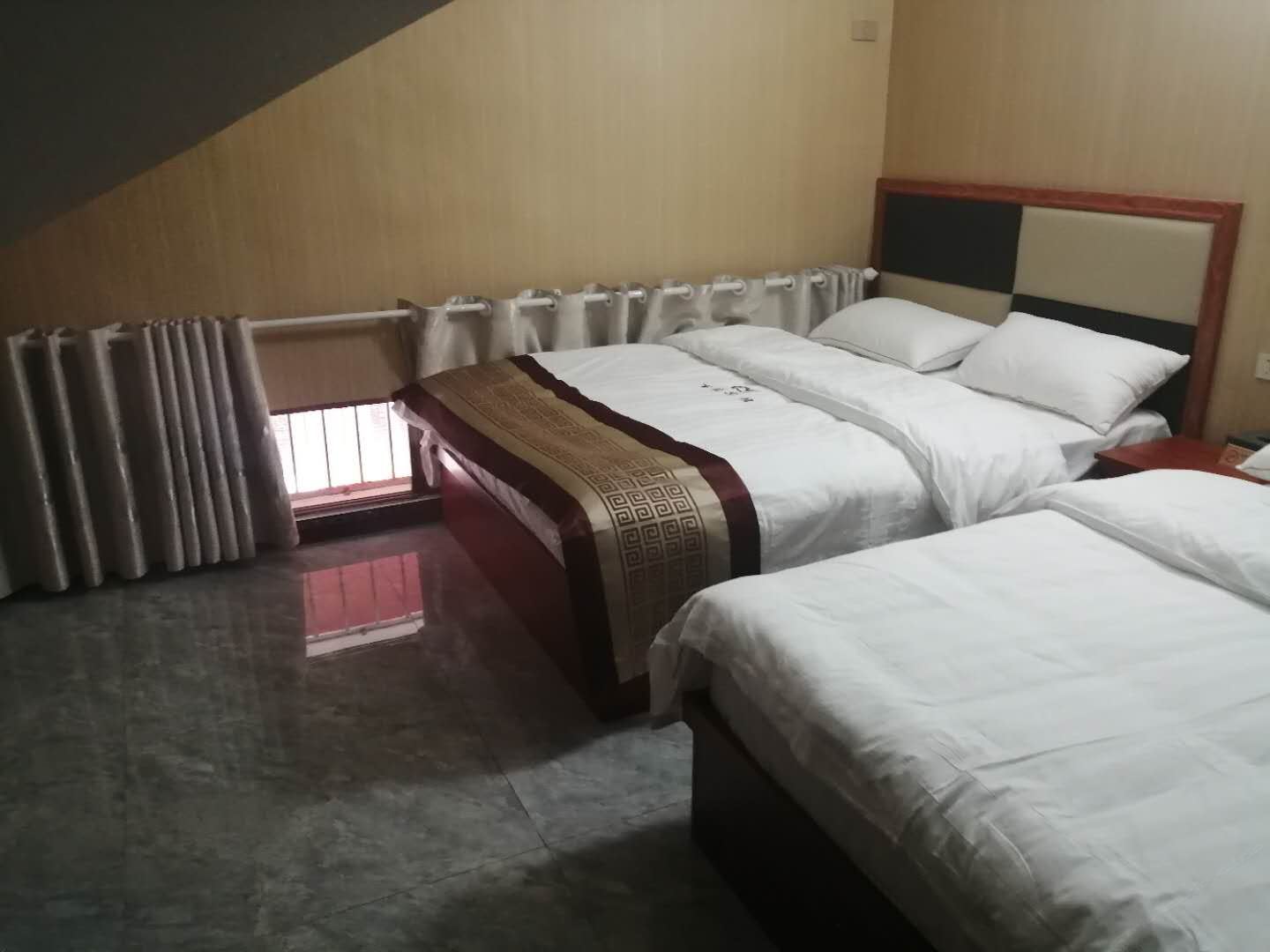 双床房