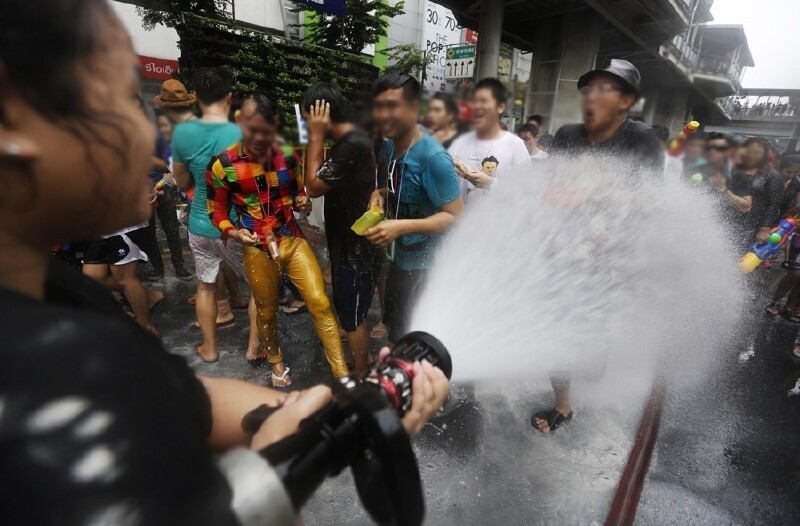 泰国泼水节生存指南!