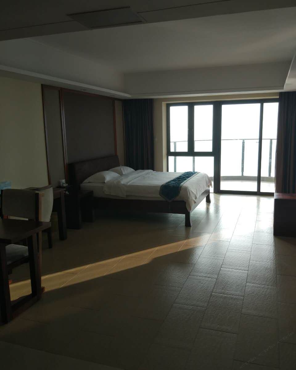 豪华海景阳台大床房