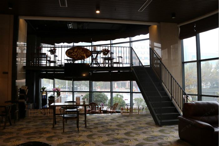 hotelPic