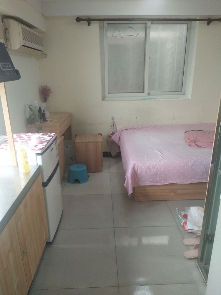 精装一室大床房