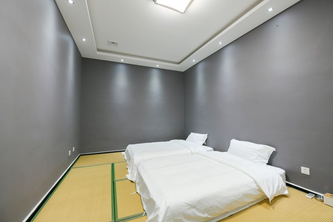 榻榻米两居室套房