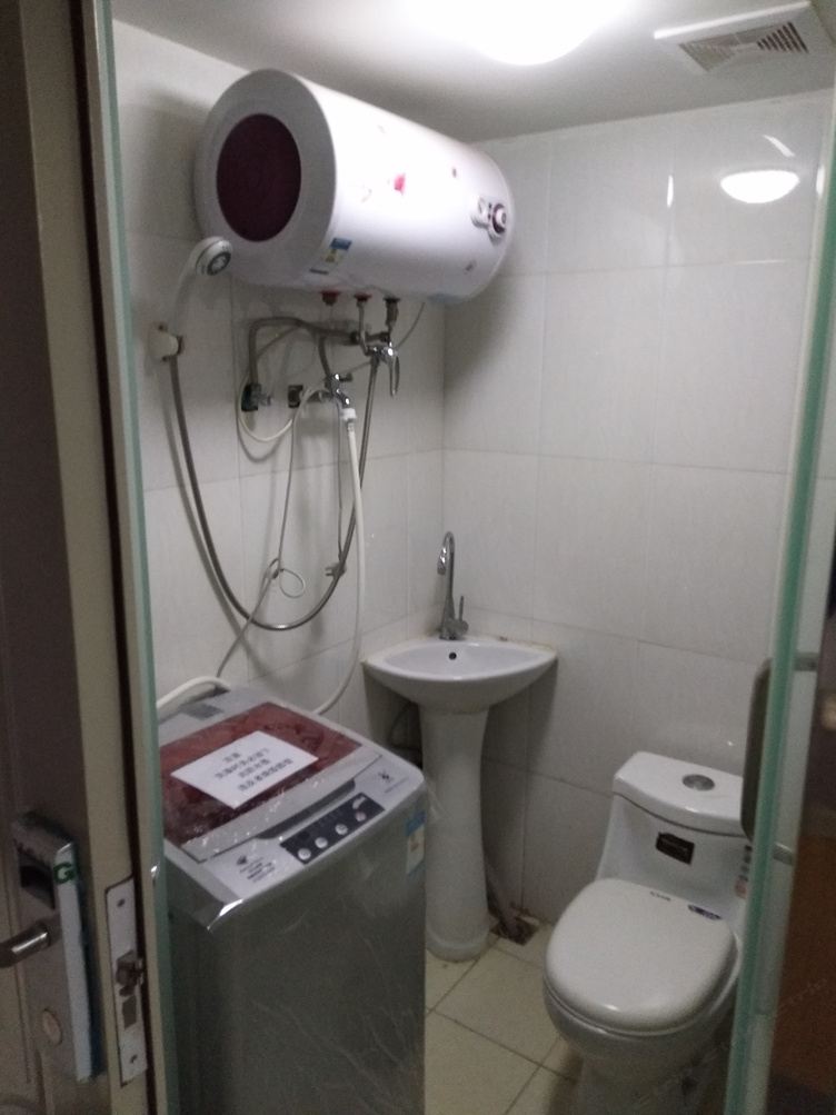 精装一室大床房