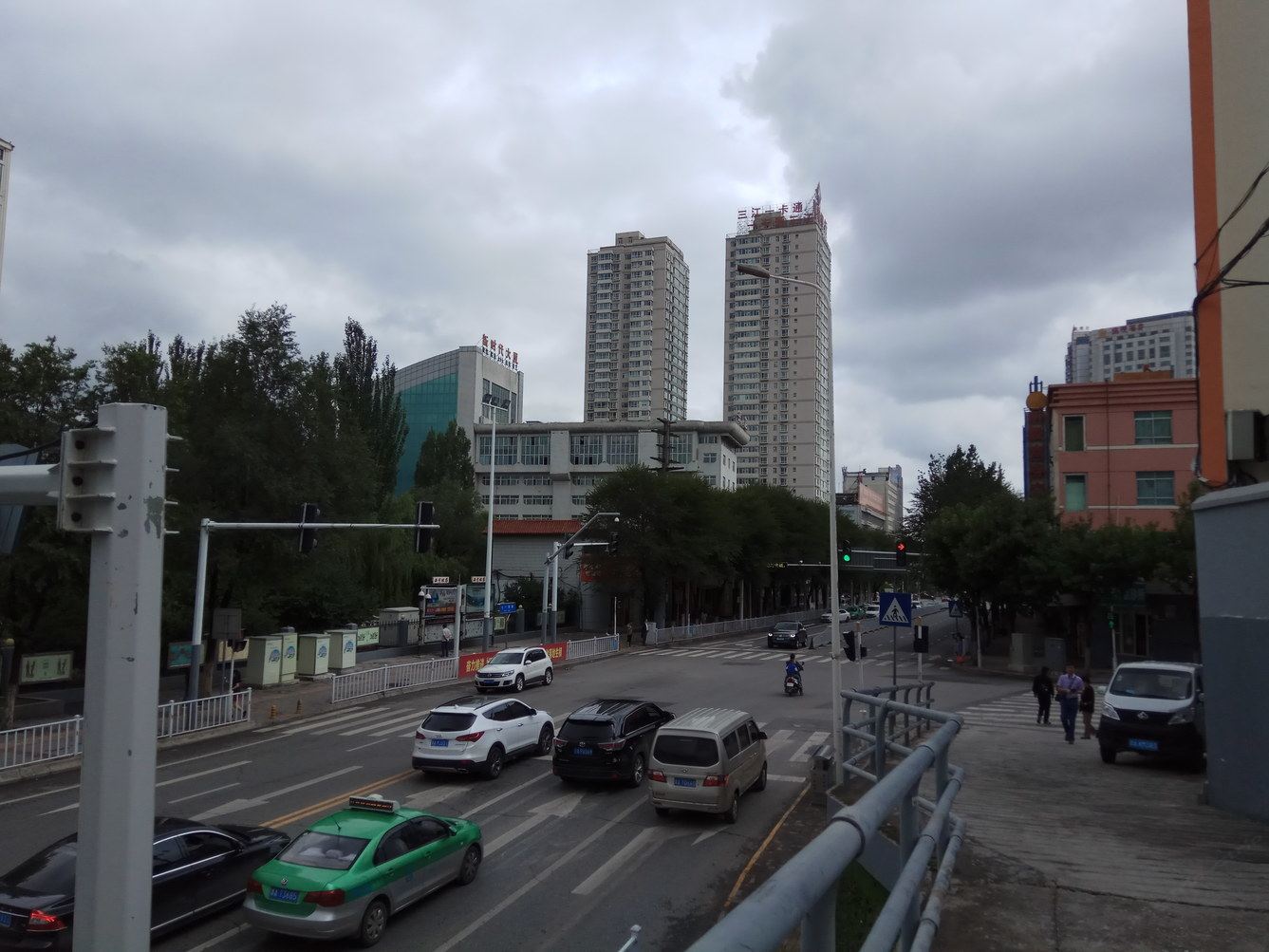 西宁黄河路三室一厅家庭公寓