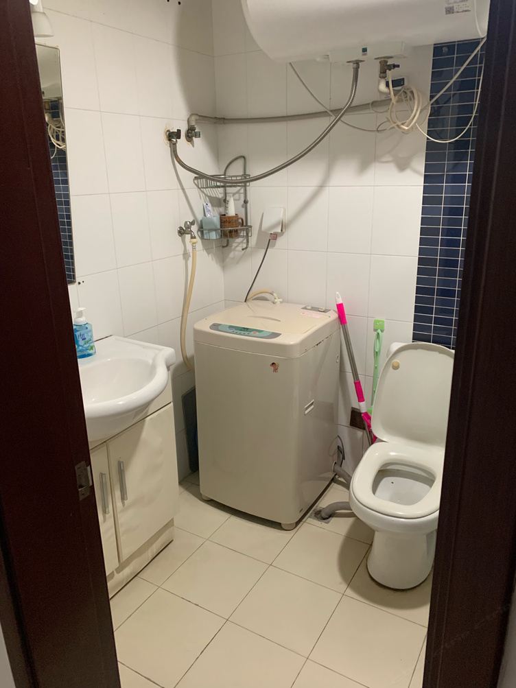 自由一室大床房
