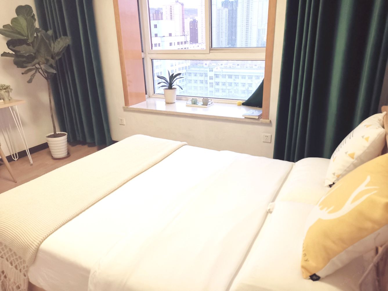 阳光三室一厅套房