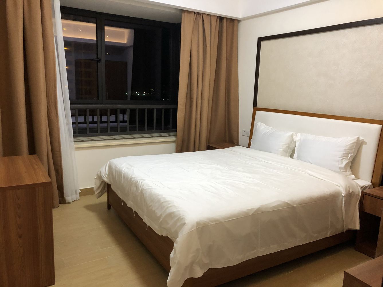 园景二室一厅套房