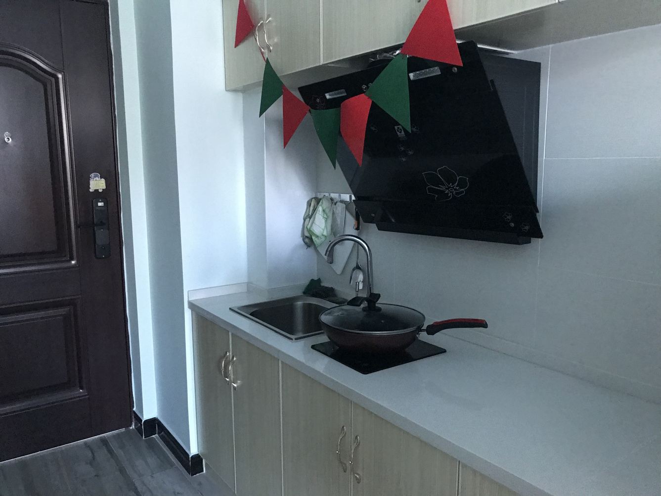 欢乐一室大床房