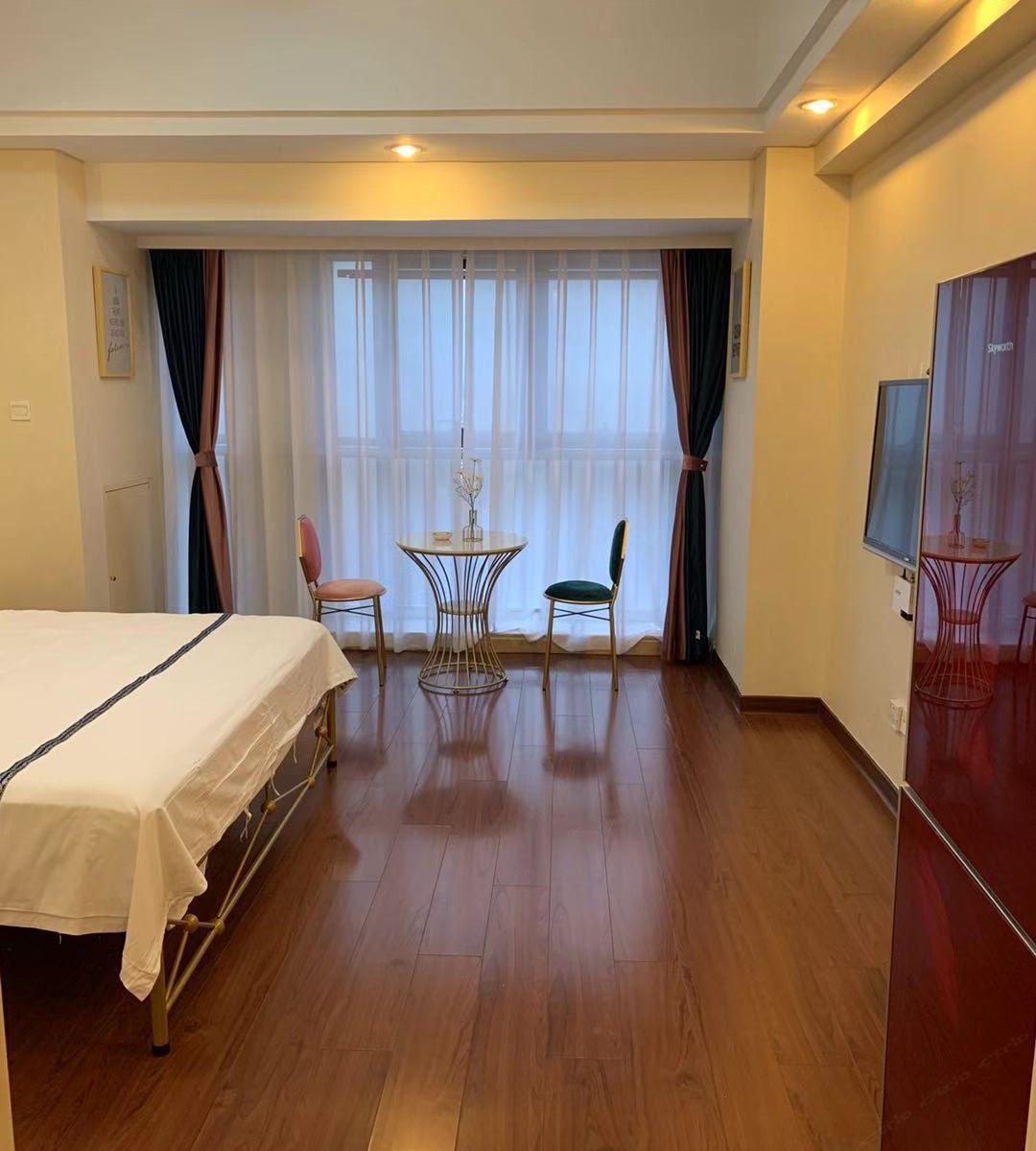 粉红少女心主题房